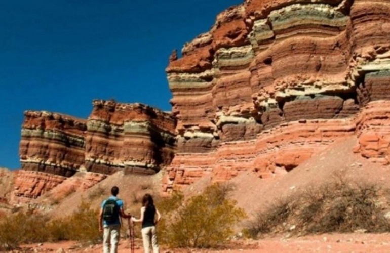 Imagen de Fin de semana largo: 820 mil turistas y más de 1,5 millones de excursionistas en todo el país