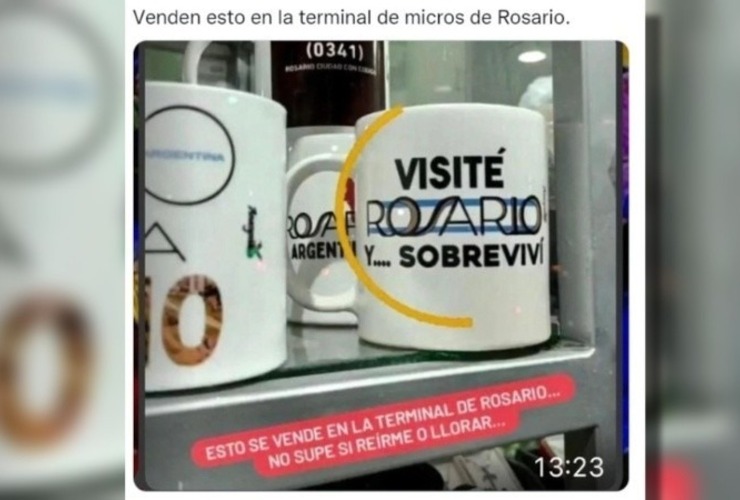 Imagen de "Visité Rosario y sobreviví": polémica por un local de souvenirs de la terminal que vende tazas con esta frase