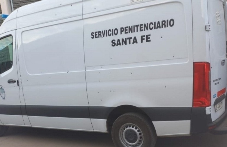 Archivo: los 26 impactos de bala contra la combi del Servicio Penitenciario