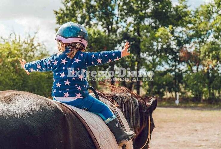 Imagen de Pueblo Esther: piden una ley provincial para regular la terapia con caballos