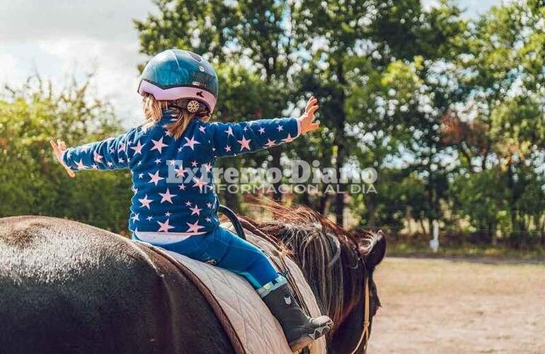 Imagen de Pueblo Esther: piden una ley provincial para regular la terapia con caballos