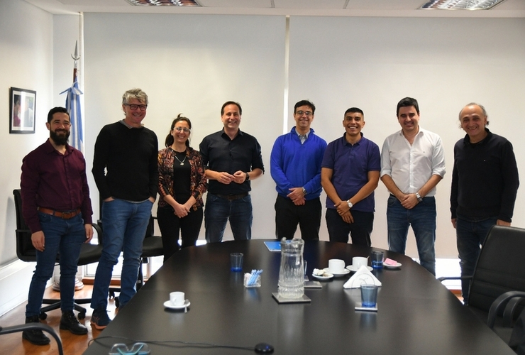 Encuentro en la oficina del Instituto en la capital del país.