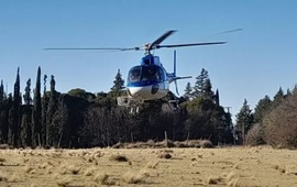 La provincia de C&oacute;rdoba dispuso un helic&oacute;ptero para bajar a Sof&iacute;a, pero no pudo acceder al cerro.El gobierno de C&oacute;rdoba inform&oacute; que este viernes a primera hora descendieron los primeros j&oacute;venes trasladados en helic&oacute;pteros desde el puesto de Nelio Escalant