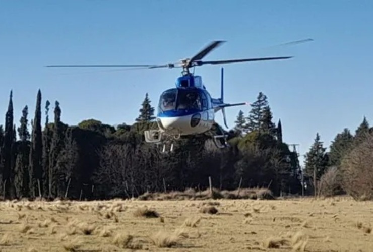 La provincia de Córdoba dispuso un helicóptero para bajar a Sofía, pero no pudo acceder al cerro.El gobierno de Córdoba informó que este viernes a primera hora descendieron los primeros jóvenes trasladados en helicópteros desde el puesto de Nelio Escalant