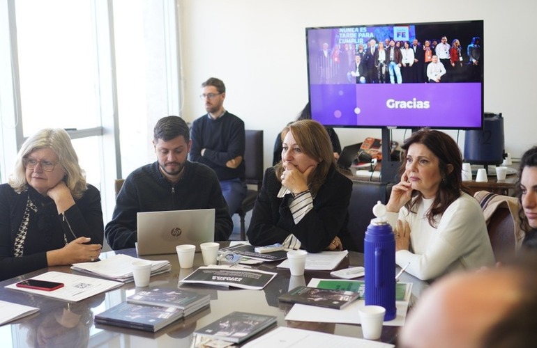 Imagen de Fein propone llevar el "vuelvo a estudiar" a todo el país