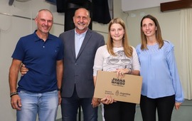 Imagen de La provincia entreg&oacute; 31.800 netbooks en escuelas santafesinas