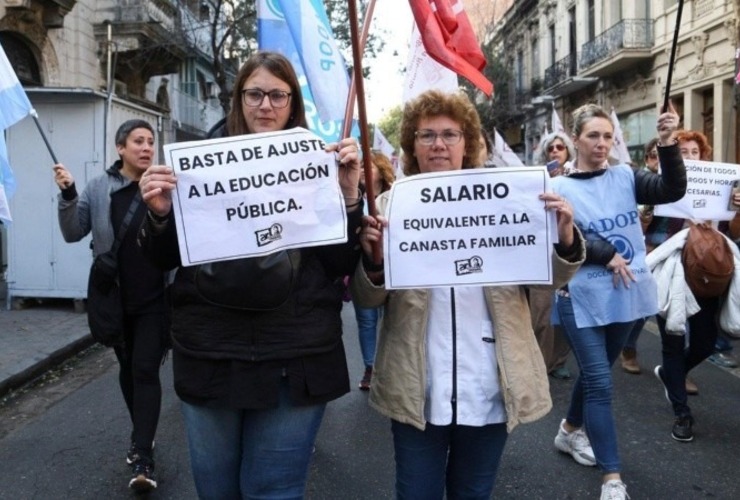 Además del paro, los docentes se movilizarán el miércoles en la capital provincial. (Alan Monzón/Rosario3)