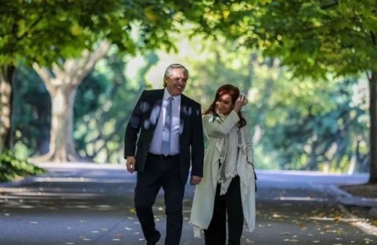 Imagen de El presidente se solidariz&oacute; con Cristina y conden&oacute; la "persecuci&oacute;n judicial"