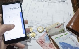 Imagen de Salario M&iacute;nimo: acuerdan aumento del 21% en tres tramos, en septiembre ser&aacute; de $54.550
