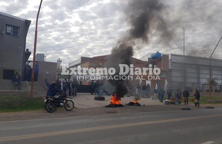 Imagen de Fin del conflicto: Los trabajadores de Puerto Gaboto aceptaron la indemnización