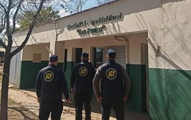 Imagen de Dos polic&iacute;as detenidos por extorsionar a automovilista en un control de rutas