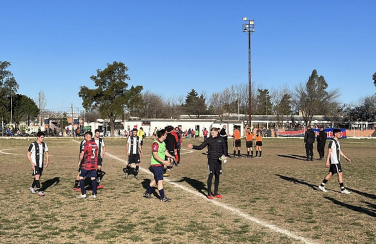 Imagen de Fútbol: Unión ganó 3 a 1 de visitante a San Lorenzo por la fecha 5 del campeonato.