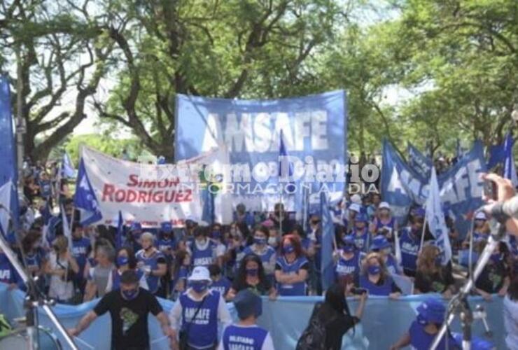 Imagen de Otra semana gremial conflictiva: docentes paran tres días y estatales definen huelga, todo antes de la paritaria Imagen de Otra semana gremial conflictiva: docentes paran tres días y estatales definen huelga, todo antes de la paritaria