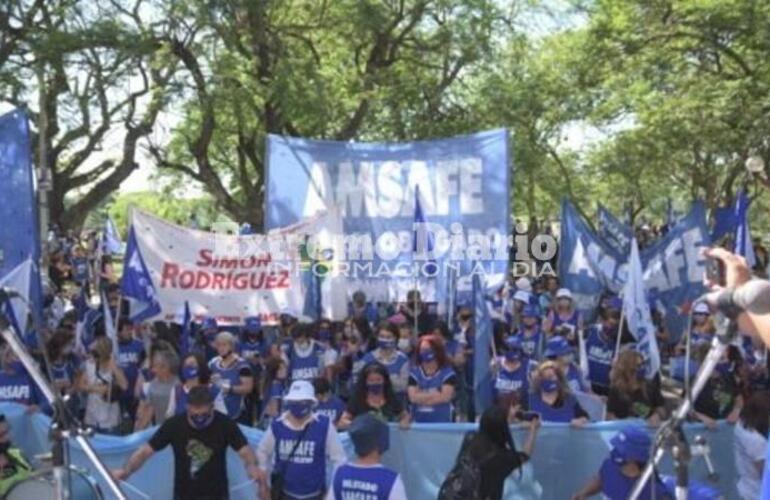 Imagen de Otra semana gremial conflictiva: docentes paran tres días y estatales definen huelga, todo antes de la paritaria