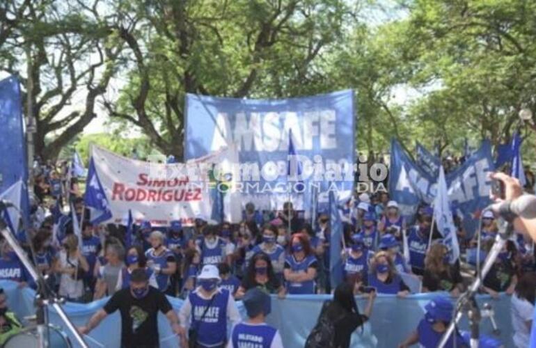 Imagen de Otra semana gremial conflictiva: docentes paran tres d&iacute;as y estatales definen huelga, todo antes de la paritaria