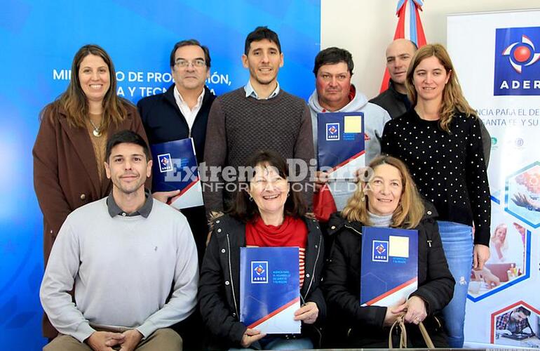 Imagen de Se entregaron fondos a los productores afectados por la sequía