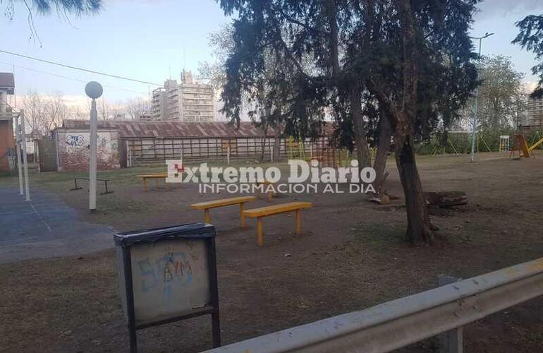 Imagen de Piden la colocación de mesas y la reparación de los baños en la plaza Independencia