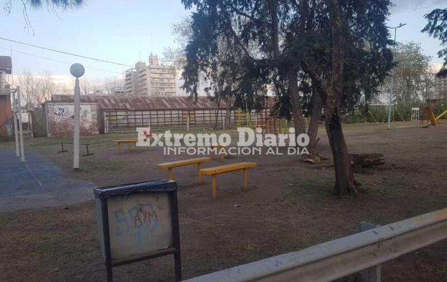 Imagen de Piden la colocaci&oacute;n de mesas y la reparaci&oacute;n de los ba&ntilde;os en la plaza Independencia