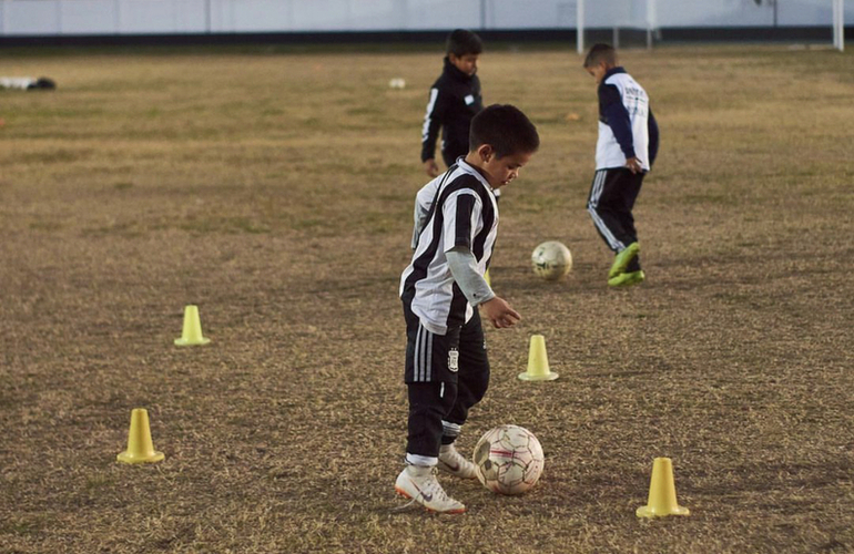 Imagen de Fútbol: Este martes, jornada de Infantiles entre Unión y San José de General Lagos.