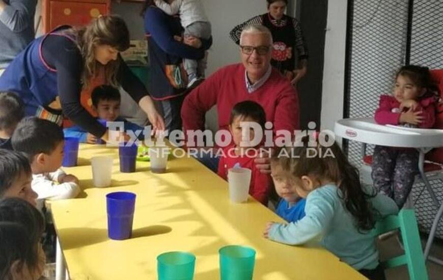 Imagen de Nizar Esper cerr&oacute; el mes de la ni&ntilde;ez en el Centro de Cuidado Infantil