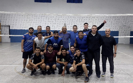 Imagen de V&oacute;ley: El plantel masculino de Libertad, juega hoy un amistoso ante Central C&oacute;rdoba.