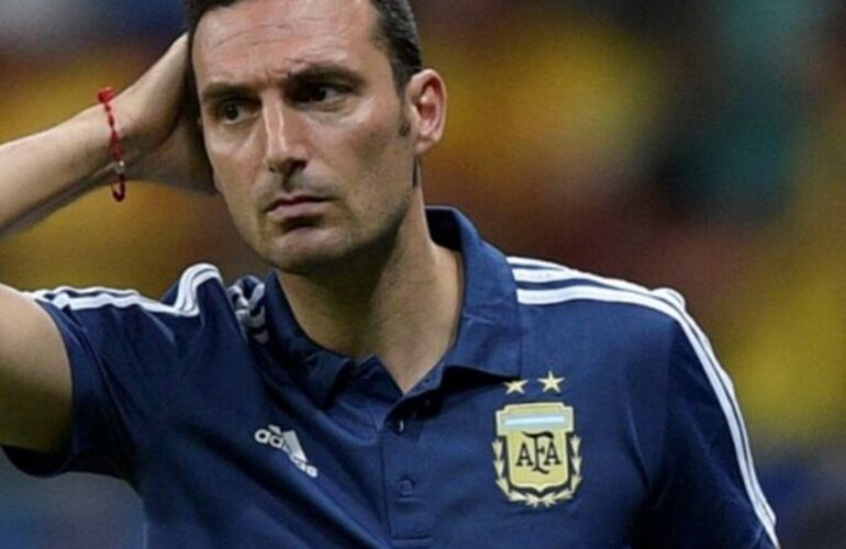 Imagen de Lionel Scaloni tiene tiempo hasta el 21 de octubre para presentar la preselección de 35 jugadores para el mundial