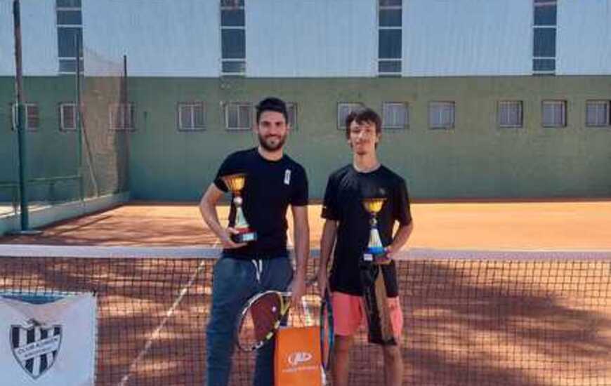 Imagen de Tenis: Wenceslao Etchebarne venci&oacute; a Juan Di Paolo en la Final de B del Torneo de Uni&oacute;n.