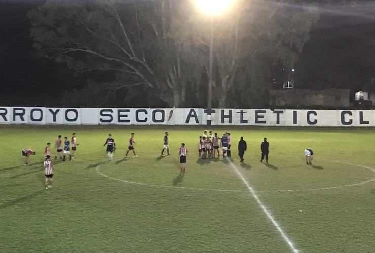 Imagen de Fútbol: Athletic igualó 2 a 2 con Riberas por la fecha 6 en 1era División.