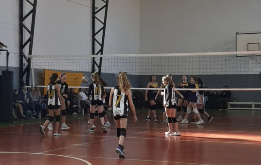 Imagen de El v&oacute;ley femenino de Uni&oacute;n, obtuvo 2 triunfos y 4 derrotas ante diferentes rivales de local y visitante.