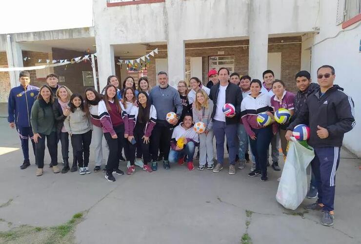 Las autoridades comunal visitaron la institución educativa.