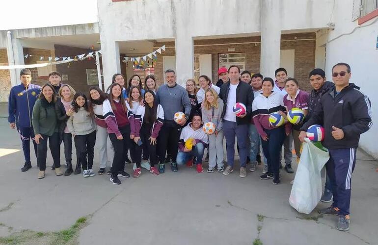 Las autoridades comunal visitaron la institución educativa.