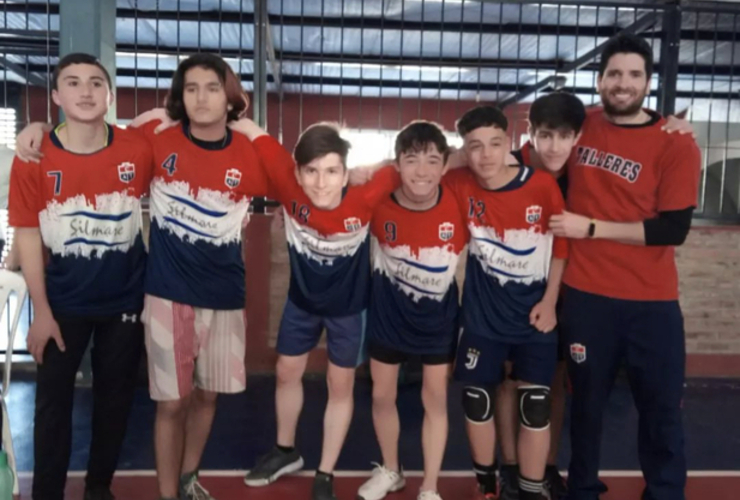 Imagen de El vóley masculino de Talleres, sumó la divisional Sub-14 y ya debutó con un amistoso.