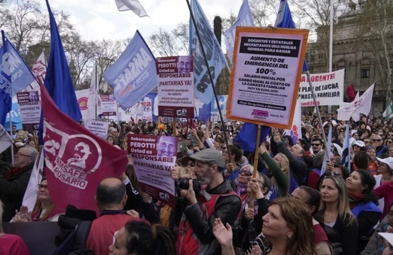 La semana de negociaciones comenzará hoy con los representantes de los maestros públicos y privados. Foto: Virginia Benedetto / La Capital La semana de negociaciones comenzará hoy con los representantes de los maestros públicos y privados. Foto: Virginia Benedetto / La Capital