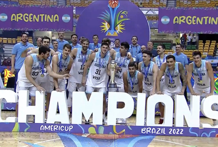 Imagen de Básquet: Argentina, Campeón de la AmeriCup 2022, tras vencer en la Final a Brasil.