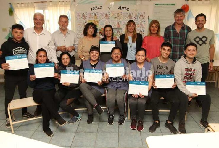 Imagen de Entrega de diplomas a los alumnos del programa "Santa Fe Capacita"