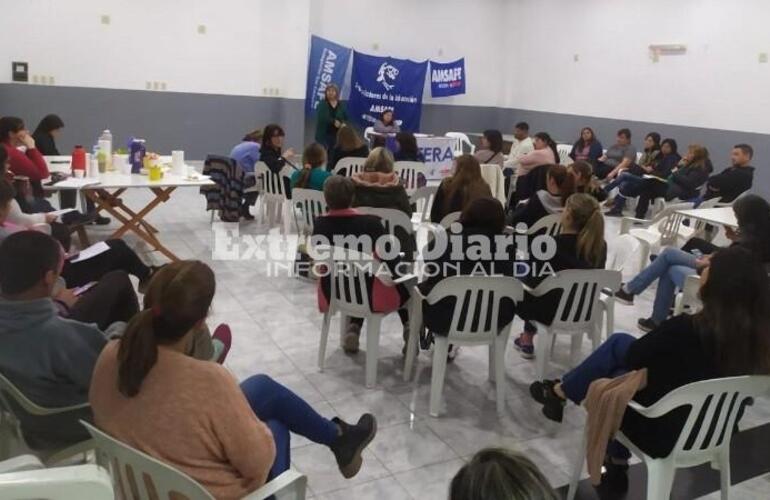 Imagen de Docentes definen si aceptan o no la propuesta salarial: Rosario propone seis días de paro en dos semanas