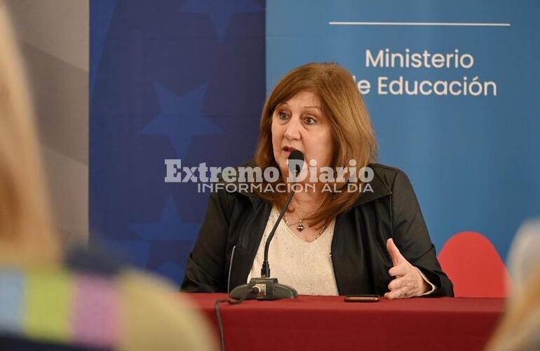 Imagen de La Ministra Adriana Cantero participó de una nueva reunión del consejo nacional de calidad de la educación