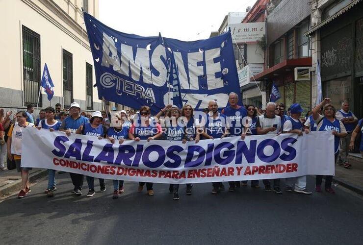 Imagen de Paritaria docente: descontarán los días de paro de agosto y no habrá otra oferta a Amsafé