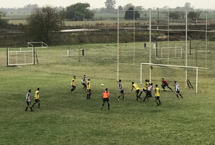 Imagen de Fútbol: Unión empató 0-0 con Empalme Central en 1era División.