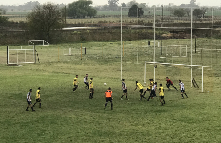 Imagen de Fútbol: Unión empató 0-0 con Empalme Central en 1era División.