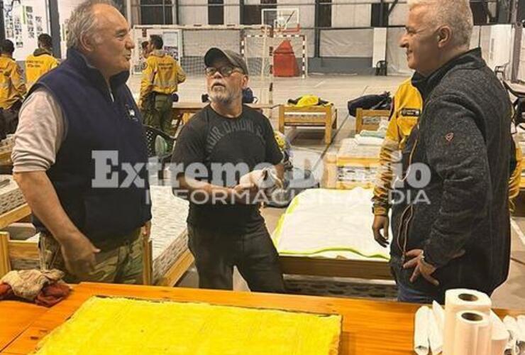 Imagen de Todos héroes: Los ex combatientes de Malvinas le cocinaron a los brigadistas