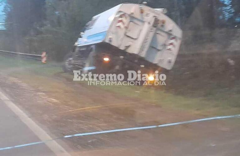 Imagen de Sufrió un imprevisto y terminó en la cuneta