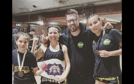 Imagen de Kick Boxing: 3 chicas del Team Resiste, se destacaron en San Nicol&aacute;s.