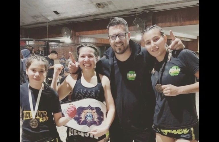 Imagen de Kick Boxing: 3 chicas del Team Resiste, se destacaron en San Nicolás.