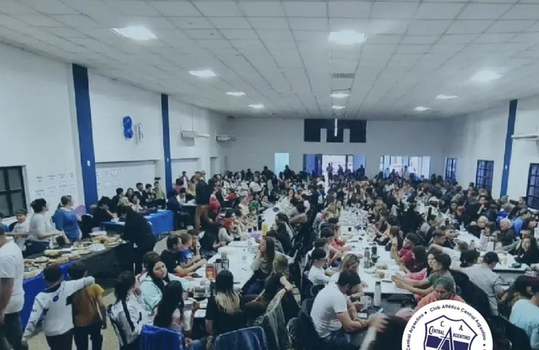 Imagen de Se realizó con éxito el Bingo de Central Argentino de Fighiera, organizado por los padres de Fútbol Infanto-Juvenil.