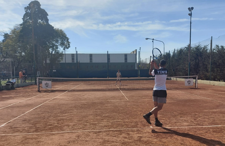 Imagen de Torneo de Tenis en Uni&oacute;n para Caballeros en categor&iacute;a B.