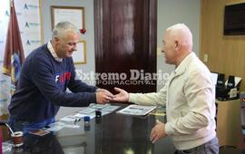 Imagen de Nizar Esper recibi&oacute; una distinci&oacute;n distinci&oacute;n de honor