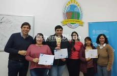Imagen de Entrega de certificados a alumnos que finalizaron los cursos de formación profesional en Fighiera