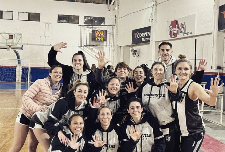 Imagen de Básquet: El Maxi Femenino de Unión, jugará ante Banco por la Semifinal del Torneo.