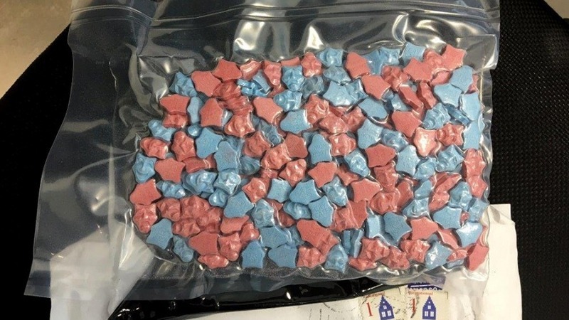 Imagen de Secuestraron m&aacute;s de 1500 pastillas de &eacute;xtasis provenientes de Holanda